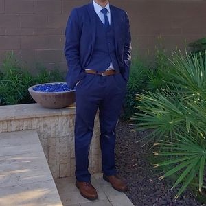 Navy Blue Full Suit Set (Worn Once)Slim fit - 42R suit - 34x32 pants